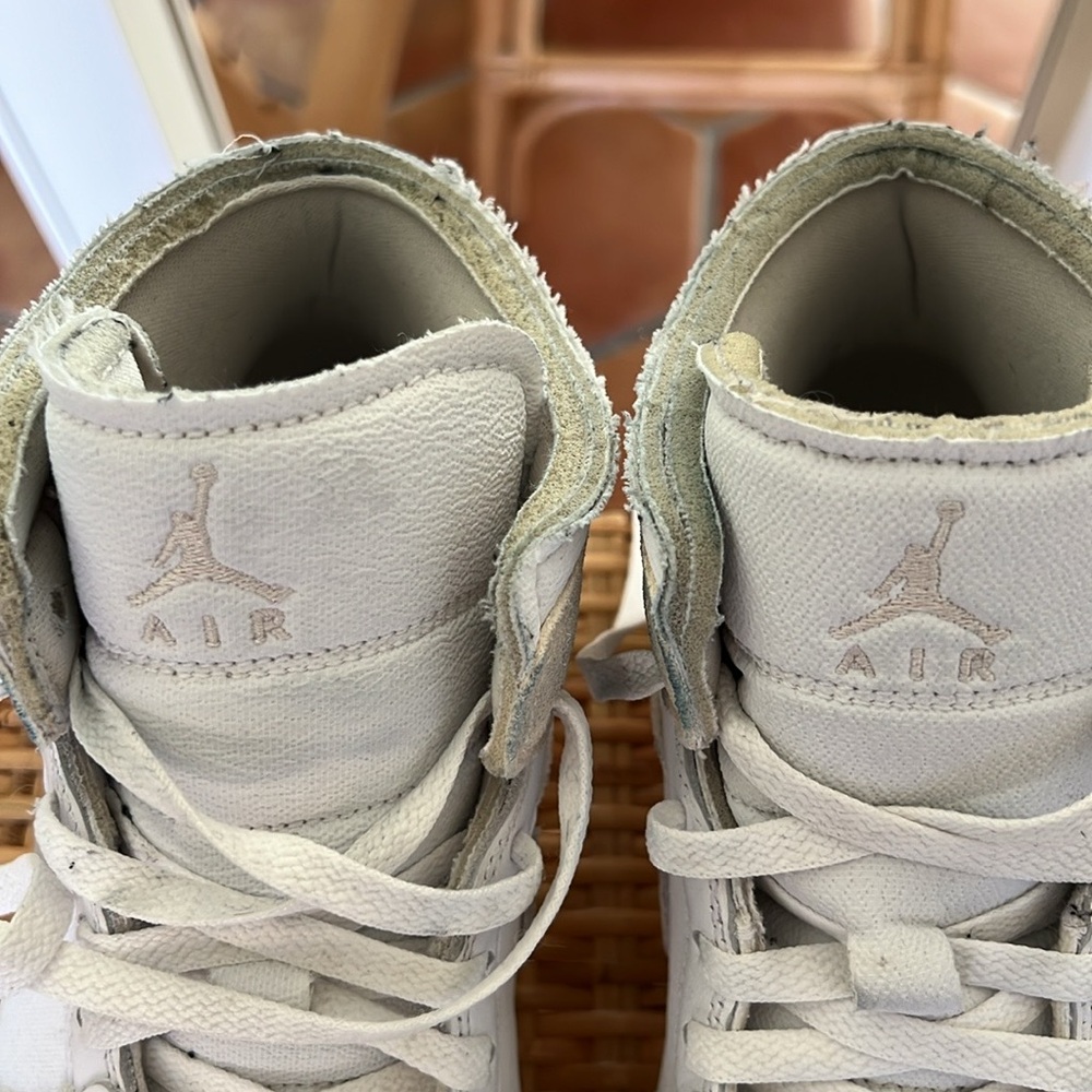 Air Jordan 1 Mid SE Craft. White/Tech Gray/Sail/Light Orewood Brown